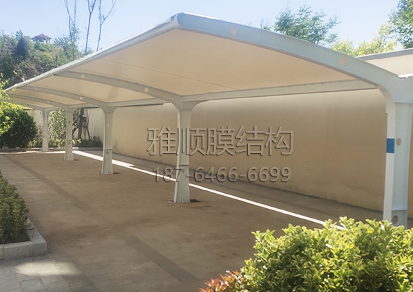 雙挑膜結(jié)構(gòu)自行車棚-煙臺(tái)桃源里小區(qū)交付使用