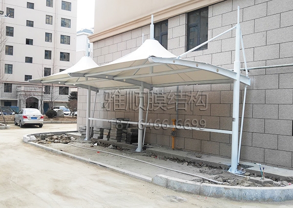 膜結(jié)構(gòu)車棚-遼寧蓋州市國際新城B區(qū)